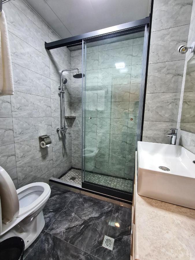 Sharaf Hotel Tashkent Bagian luar foto