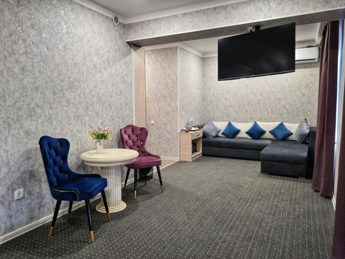 Sharaf Hotel Tashkent Bagian luar foto
